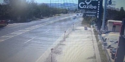Elazığ’da 5 kişinin yaralandığı trafik kazası, güvenlik kamerasına yansıdı