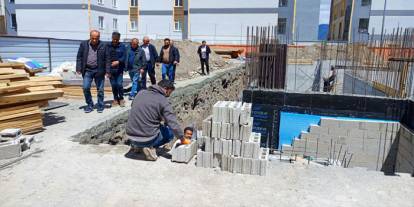 Nevzat Kaya Kağızman’daki okul çalışmalarını yerinde inceledi