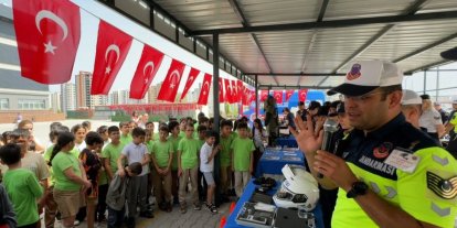 Mersin’de jandarmadan öğrencilere tanıtım etkinliği