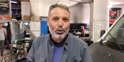 Kamyonetin motorunda giden tamirci konuştu: "Müşteriyi 40 bin liradan kurtardık"
