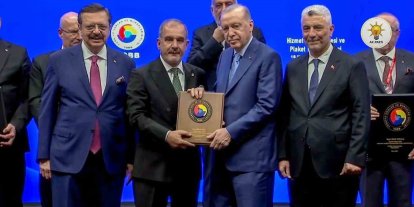 Cumhurbaşkanı Erdoğan’dan Başkan Alan’a Hizmet Şeref Belgesi