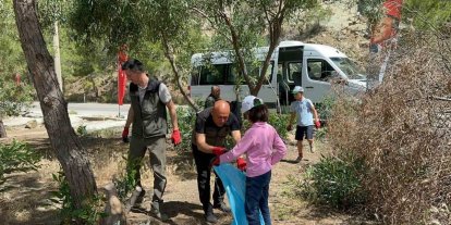 Minik eller ormanlar için seferber oldu