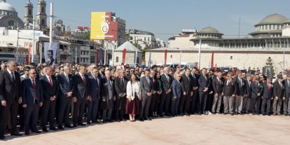 Taksim Meydanı’nda 19 Mayıs töreni düzenlendi