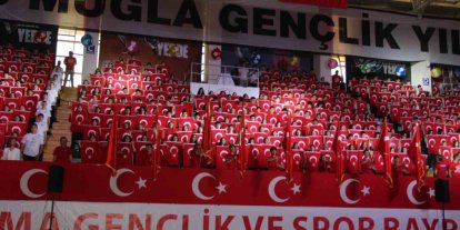 Muğla’daki 19 Mayıs coşkusu salonlara sığmadı