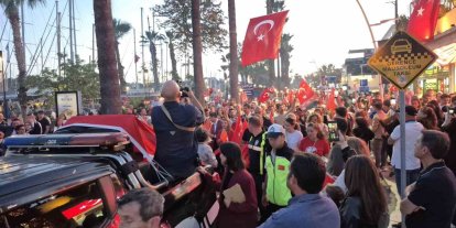 Bodrum’da kalabalık meydanlara sığmadı