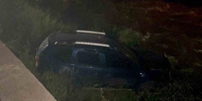 Kontrolden çıkan araç dereye uçtu, kaza sonrası sürücü kaçtı
