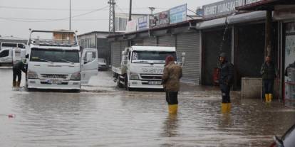 Iğdır küçük sanayi sitesindeki iş yerleri sular altında kaldı