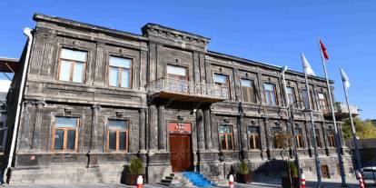 Kars Belediyesi’nin taşınmaz kiralama ihaleleri bugün yapılıyor
