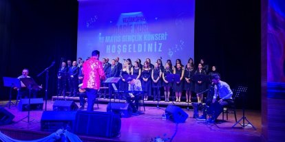 Öğretmenlerden 19 Mayıs konseri