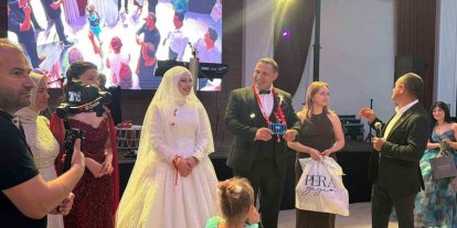 Zabıta damada mesai arkadaşlarından "bariyerli" koruma kalkanı