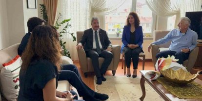 Ödüllü ve ilk doktoralı işitme engelli mühendis çifte validen anlamlı ziyaret