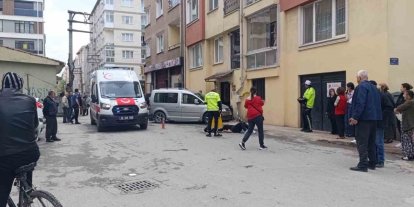 Eskişehir’de araç yayalara çarptı: 2’si ağır 3 yaralı