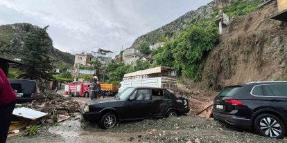 Hatay’da sağanak yağış nedeniyle müstakil ev çöktü: 1 ölü, 2 yaralı