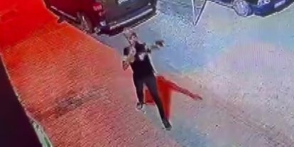 Silahı ateş almayınca panikledi, sonra yeniden ateş açtı... O anlar kamerada