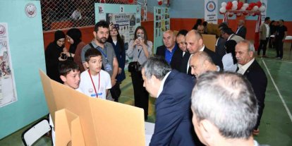 Öğrenciler projelerini ’Bilim Fuarı’nda tanıttı