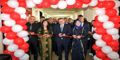 Kars Valisi Ziya Polat Kız Anadolu İmam Hatip Lisesi Öğrencilerinin Sergisine Katıldı