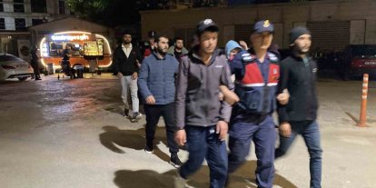 Ülkeye kaçak yollarla giren 7 şahıs yakalandı