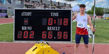 Adil Sani Konukoğlu Spor Lisesi öğrencisi cirit atmada Türkiye şampiyonu oldu