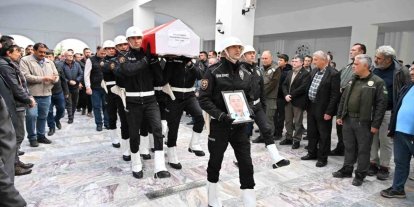 Geçirdiği rahatsızlık sonucu vefat eden polis memuru son yolculuğuna uğurlandı