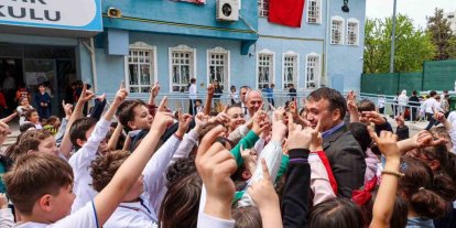 Vali Sözer, öğrencilerle bir araya geldi