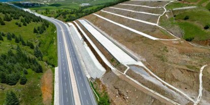 Kara yolu kenarında korkutan manzara