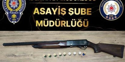 Kız kardeşinin iş yeri önünde havaya ateş açan şahıs yakalandı