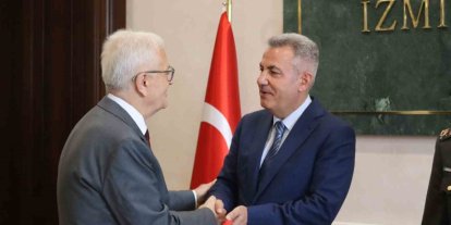 Vali Elban, protokolle bayramlaştı