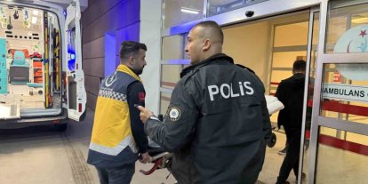 Hükümlü şahıs, hastanede kafasında bardak kırarak kendini yaraladı