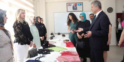 OSMEK kursiyerlerinin eserleri Hüdavendigar’da sergilendi