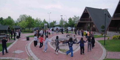 İnegöl’de gençlerin bilim kampı başladı