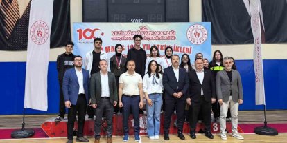 Vezirköprü’de liseliler münazarada yarıştı