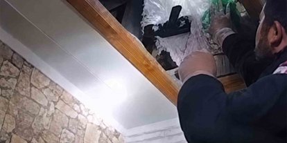 Kırıkkale’de çatıya gizlenen çuvaldan Kalaşnikof çıktı
