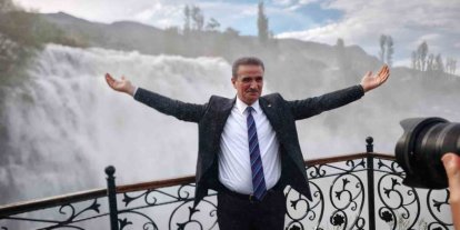 Tortum Şelalesi coştu, Vali Baruş hayran kaldı
