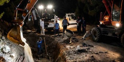 MUSKİ ekiplerinden Torba’daki su isale hattı patlamasına gece müdahalesi
