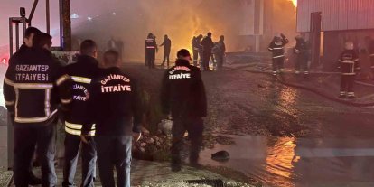 Gaziantep’te mobilya fabrikasında yangın
