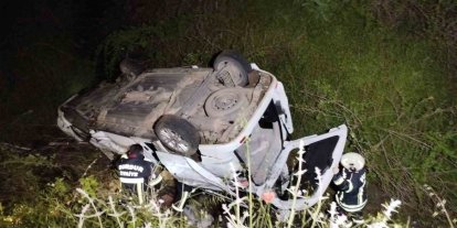 Burdur’da kontrolden çıkan araç uçuruma devrildi: 3 yaralı