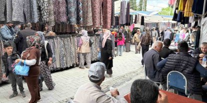 Gördes pazarında bayram bereketi