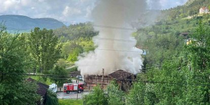 Kastamonu’da 250 yıllık tarihi konak çıkan yangında hasar gördü