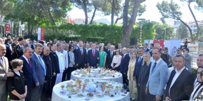 Muğla Valiliği bahçesinde geleneksel Bayramlaşma töreni düzenlendi
