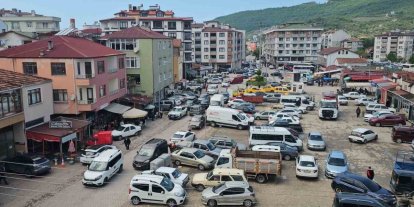 Bayram tatili için ilçeye akın ettiler, nüfus 10 kat arttı
