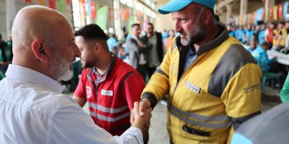 Başkan Çolakbayrakdar, personelle bayramlaştı
