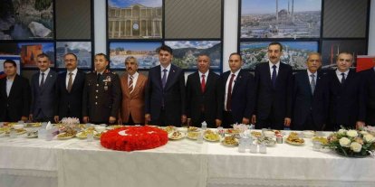Kilis’te bayramlaşma töreni Millet Bahçesi’nde gerçekleştirildi
