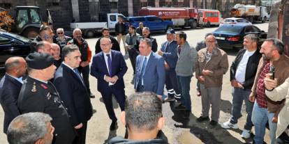 Vali Ziya Polat’tan Görevi Başındaki Belediye Personeline Bayram Ziyareti
