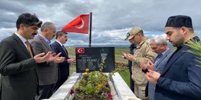 Arpaçay’da Bayram Arifesinde Şehit Kabirlere Ziyaret