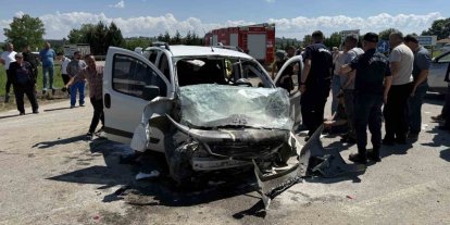 Sakarya’da araçların çarpıştığı kazada 3’ü çocuk 7 kişi yaralandı