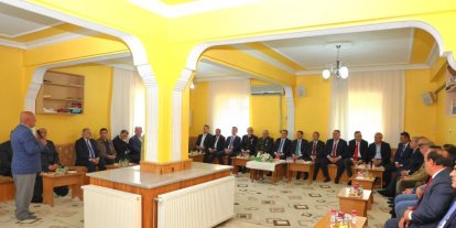 Bayburt’ta protokol üyeleri ve vatandaşlar bayramlaştı