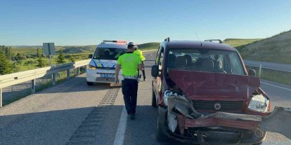 Yozgat’ta iki otomobil çarpıştı 8 kişi yaralandı