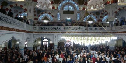 Kilis’te bayram namazında camiler doldu taştı