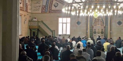Selendi’de bayram namazında camiler doldu