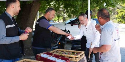 Düzce’deki mezarlıklarda bayram dayanışması